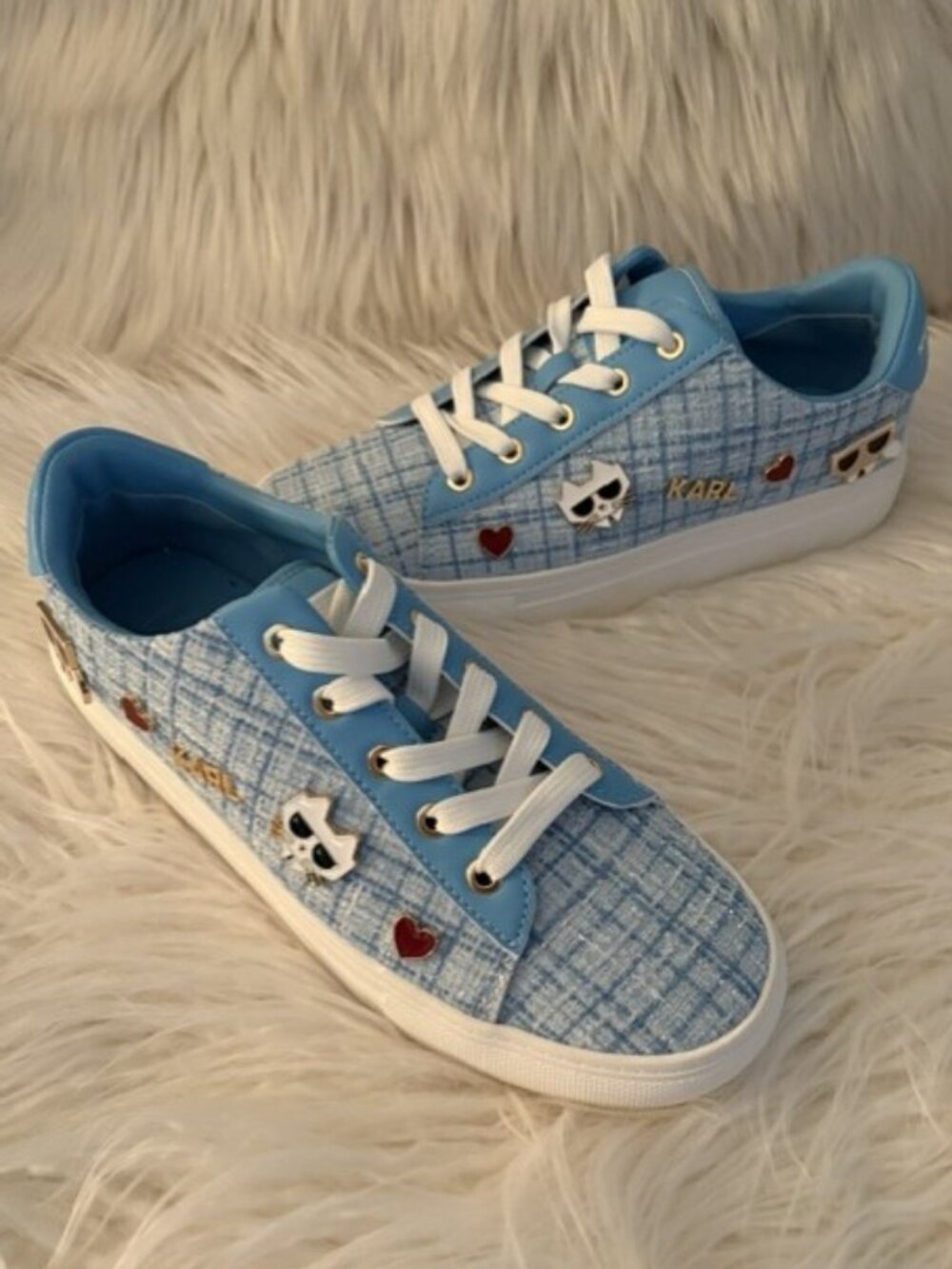 NWOT KARL LAGERFIELD CAMBIE SNEAKER